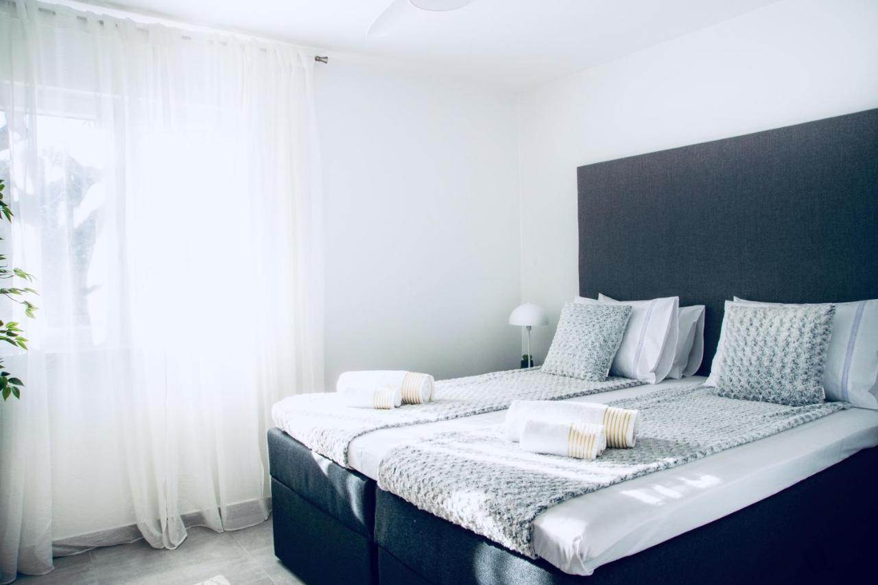 The Grande - Huge Terrace - Amazing Sea Views - Tastefully Furnished - Access To Rooftop Terrace And Gym - Hillside Apartments Rogoznica Rogoznica  Buitenkant foto