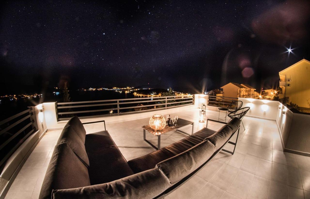 The Grande - Huge Terrace - Amazing Sea Views - Tastefully Furnished - Access To Rooftop Terrace And Gym - Hillside Apartments Rogoznica Rogoznica  Buitenkant foto