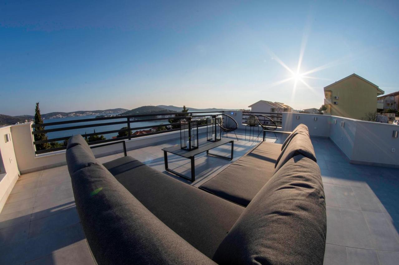 The Grande - Huge Terrace - Amazing Sea Views - Tastefully Furnished - Access To Rooftop Terrace And Gym - Hillside Apartments Rogoznica Rogoznica  Buitenkant foto