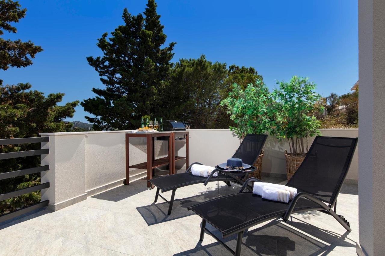 The Grande - Huge Terrace - Amazing Sea Views - Tastefully Furnished - Access To Rooftop Terrace And Gym - Hillside Apartments Rogoznica Rogoznica  Buitenkant foto