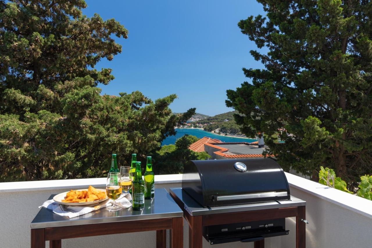 The Grande - Huge Terrace - Amazing Sea Views - Tastefully Furnished - Access To Rooftop Terrace And Gym - Hillside Apartments Rogoznica Rogoznica  Buitenkant foto