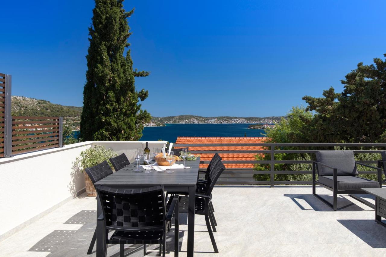 The Grande - Huge Terrace - Amazing Sea Views - Tastefully Furnished - Access To Rooftop Terrace And Gym - Hillside Apartments Rogoznica Rogoznica  Buitenkant foto